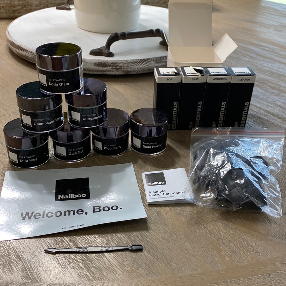 Nailboo Starter Kit with 6 colors (4 are unopened)